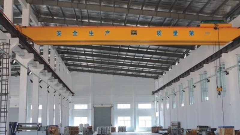 单梁起重机：箱形梁与工字梁的差异化解析